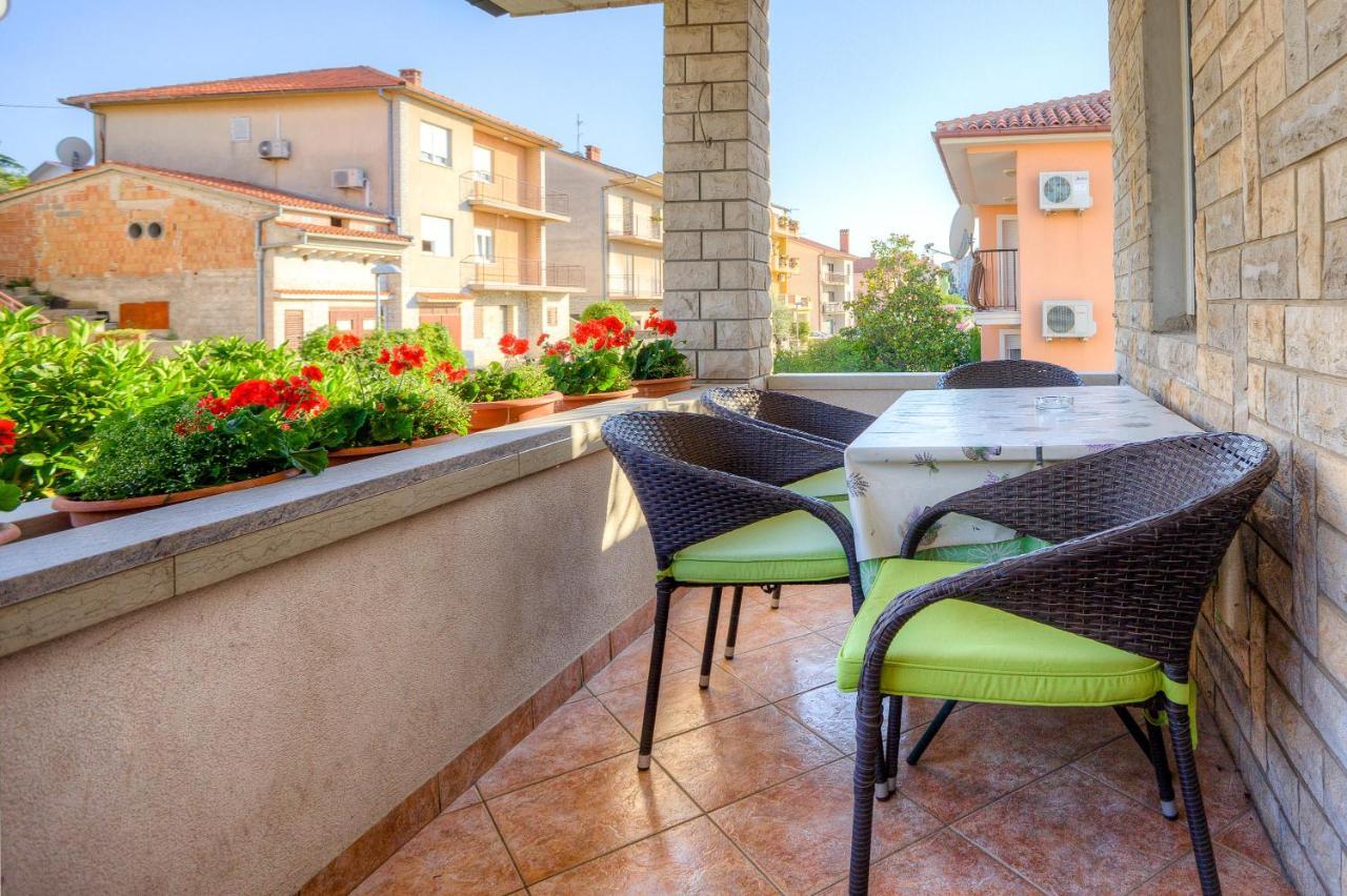 Diconi Apartment Pula Bagian luar foto