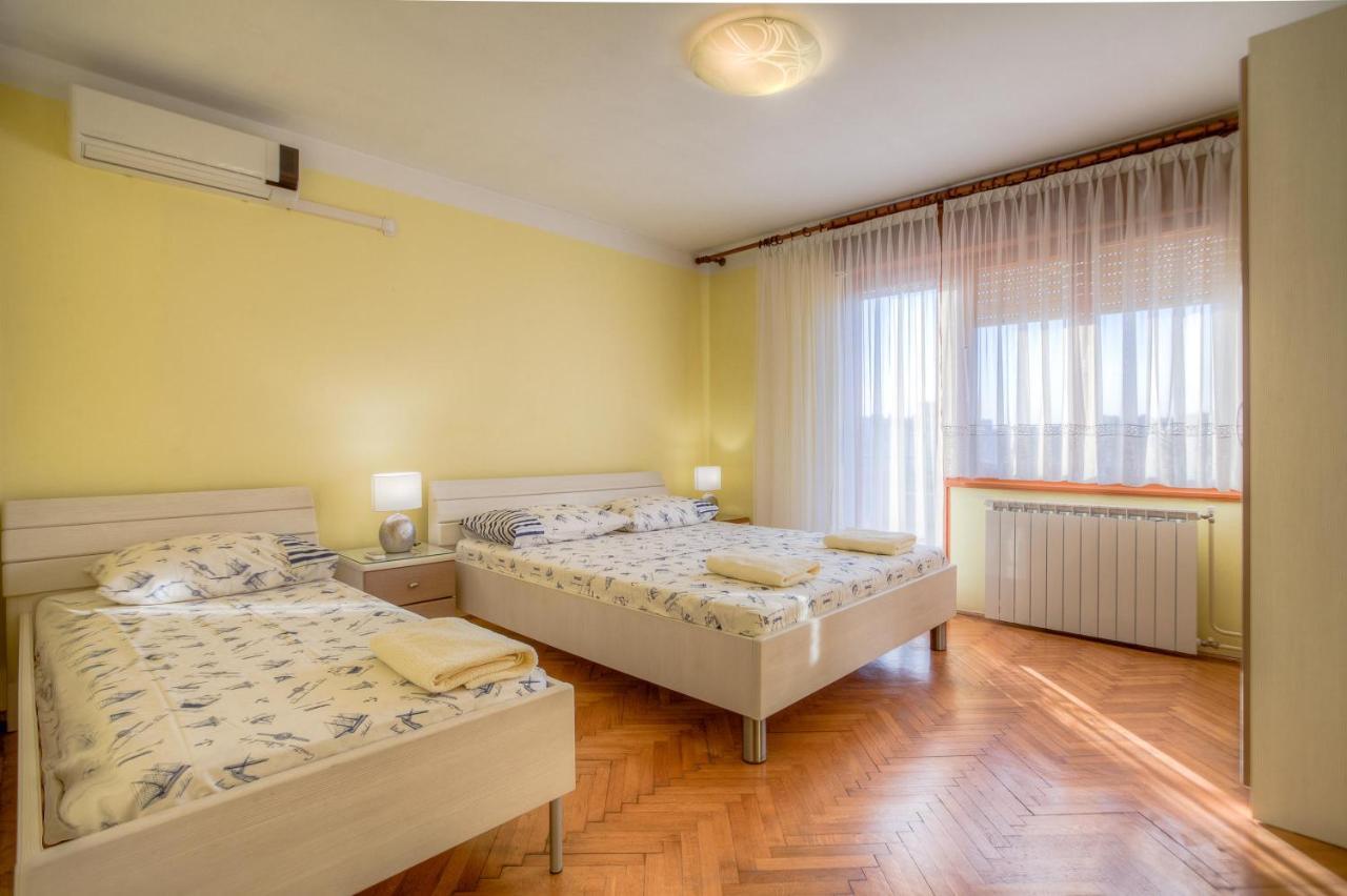 Diconi Apartment Pula Bagian luar foto